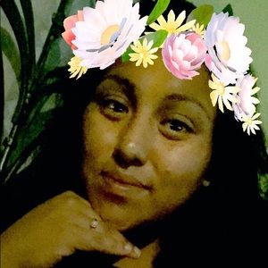 Meet your Posher, Yolanda